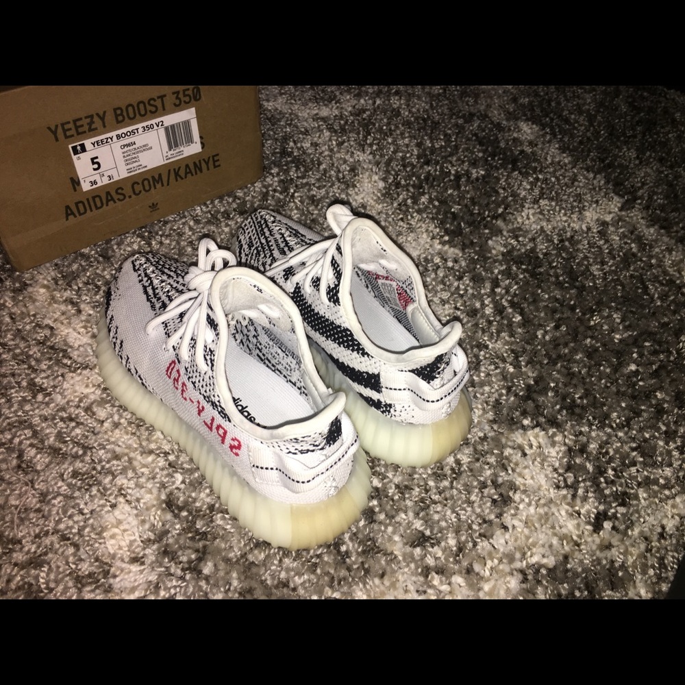Adidas Yeezy Boost 350 V2 Zebra’s
